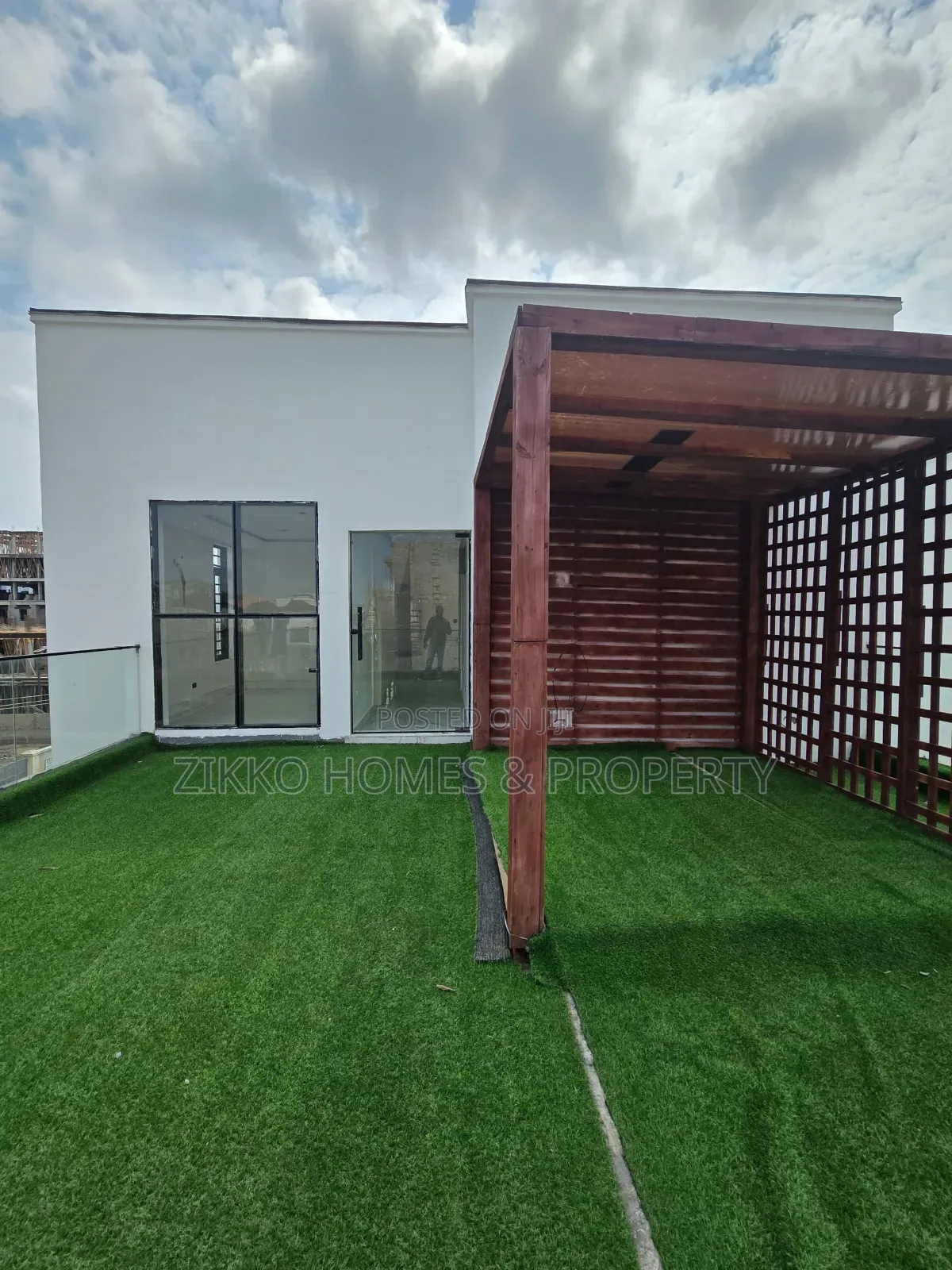 5bdrm Duplex in Lekki Phase 1 for sale in Lekki Phase 1