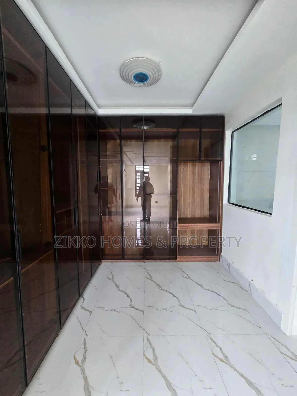 5bdrm Duplex in Lekki Phase 1 for sale in Lekki Phase 1