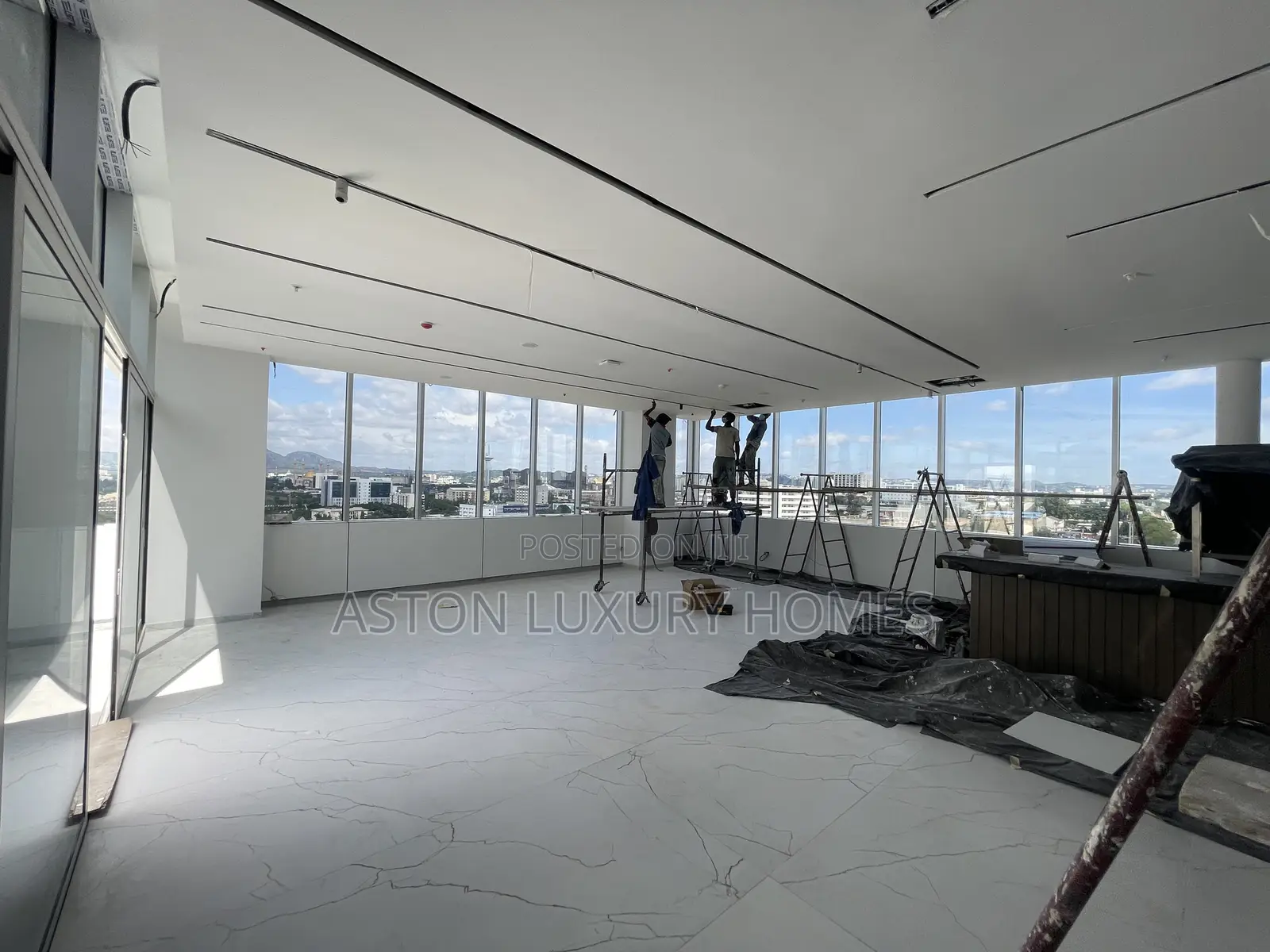Fully Equipped Restaurant 452sqm Space for Rent in Central Business District