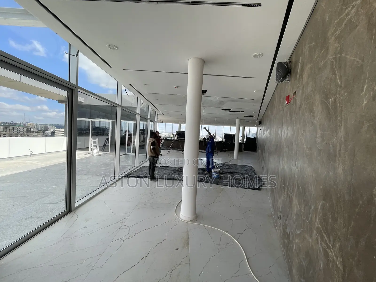 Fully Equipped Restaurant 452sqm Space for Rent in Central Business District