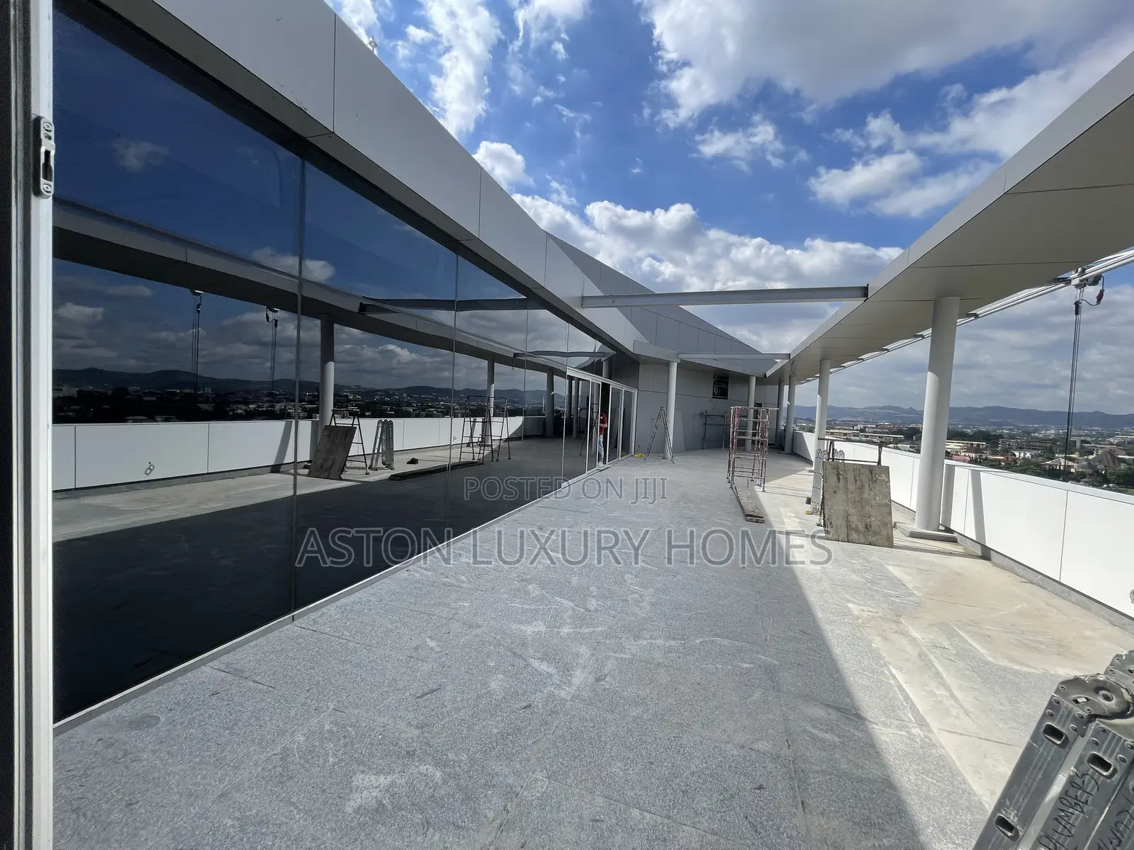 Fully Equipped Restaurant 452sqm Space for Rent in Central Business District