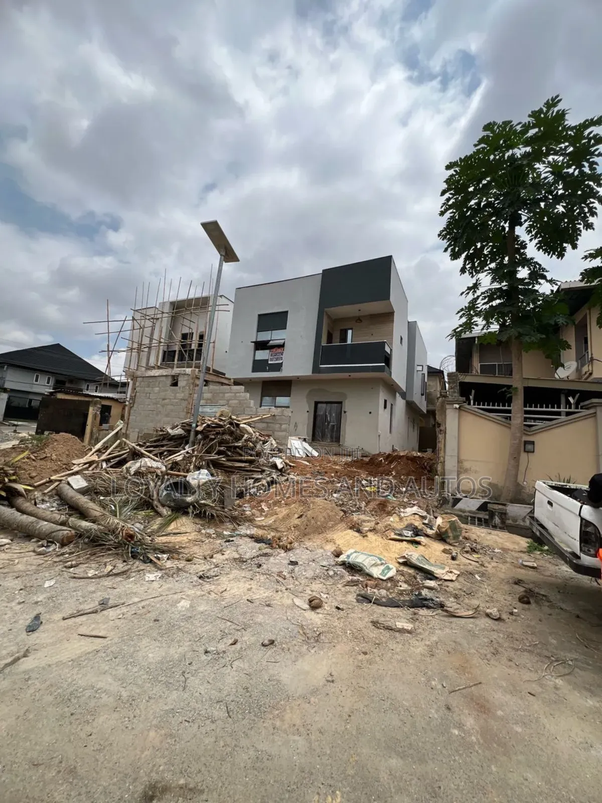 4bdrm Duplex in Opebi Ikeja Lagos for sale in Opebi