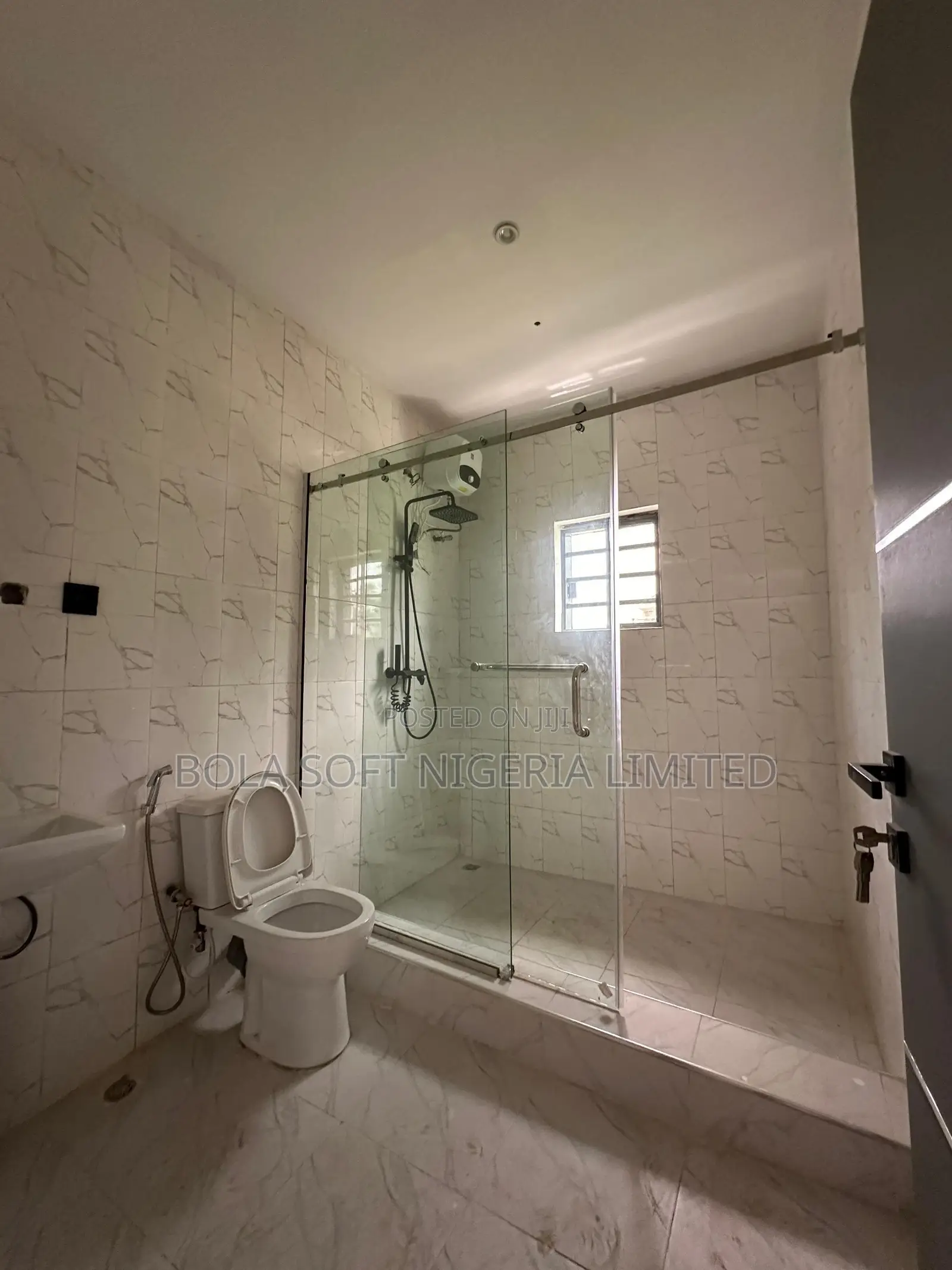 4bdrm Duplex in Carlton Gate Estate for sale in Akobo