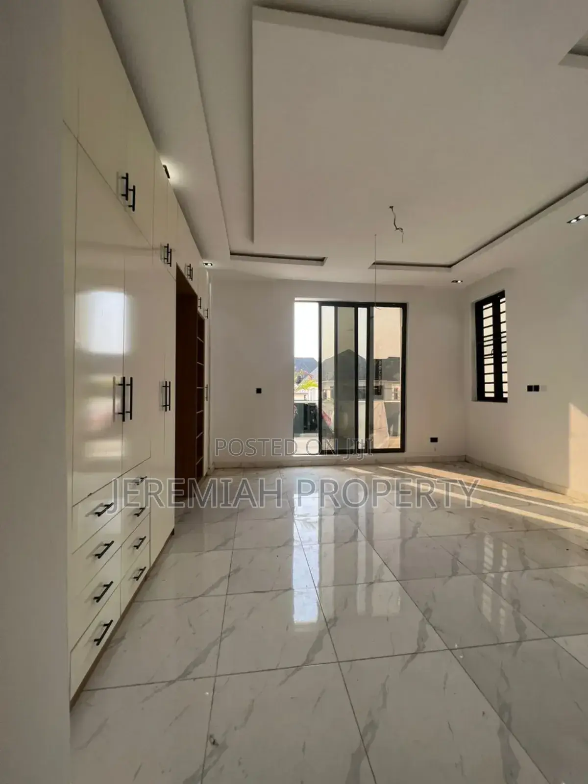 5bdrm Duplex in Chevron Estate Lekki for sale in Chevron