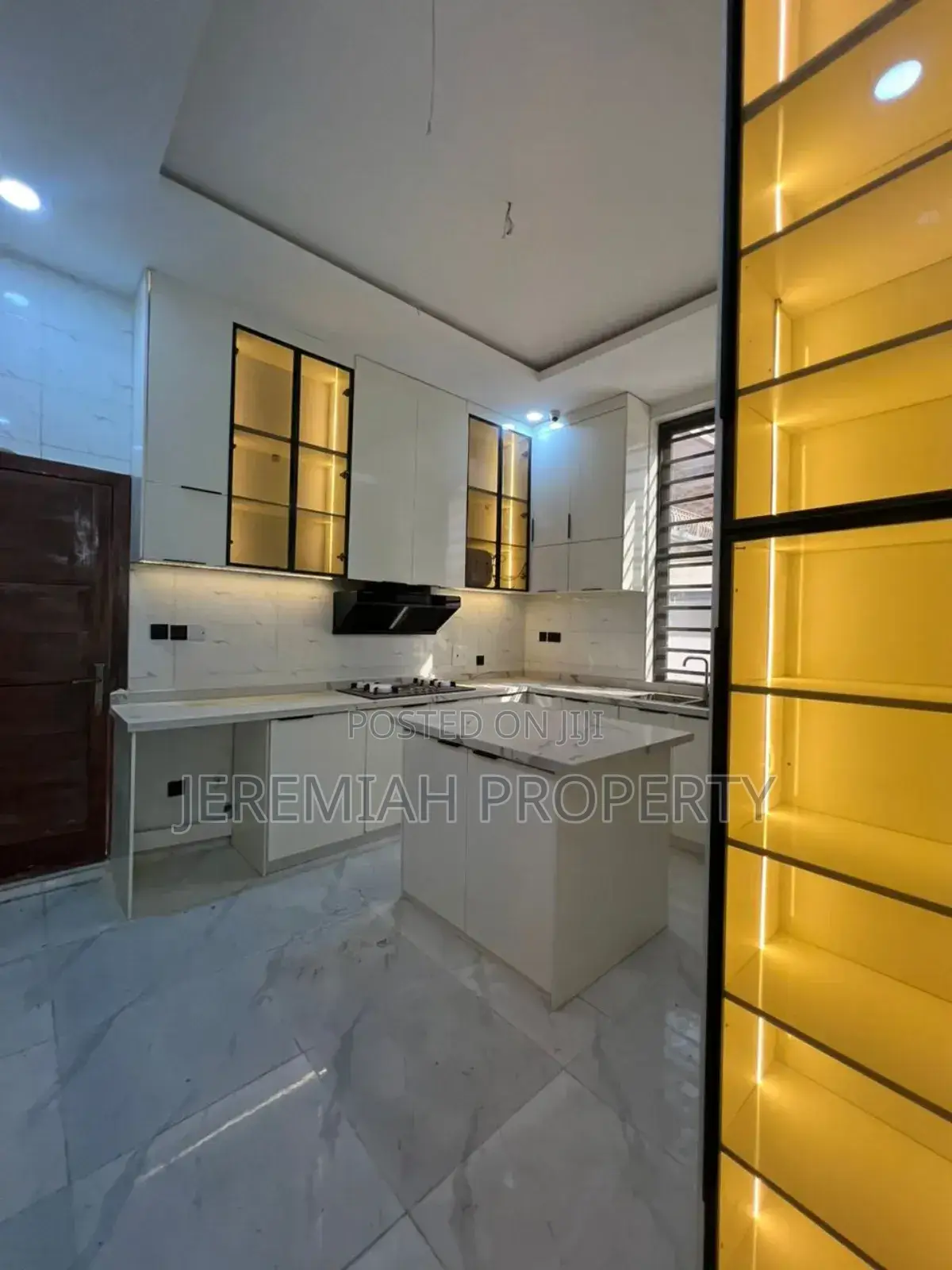 5bdrm Duplex in Chevron Estate Lekki for sale in Chevron