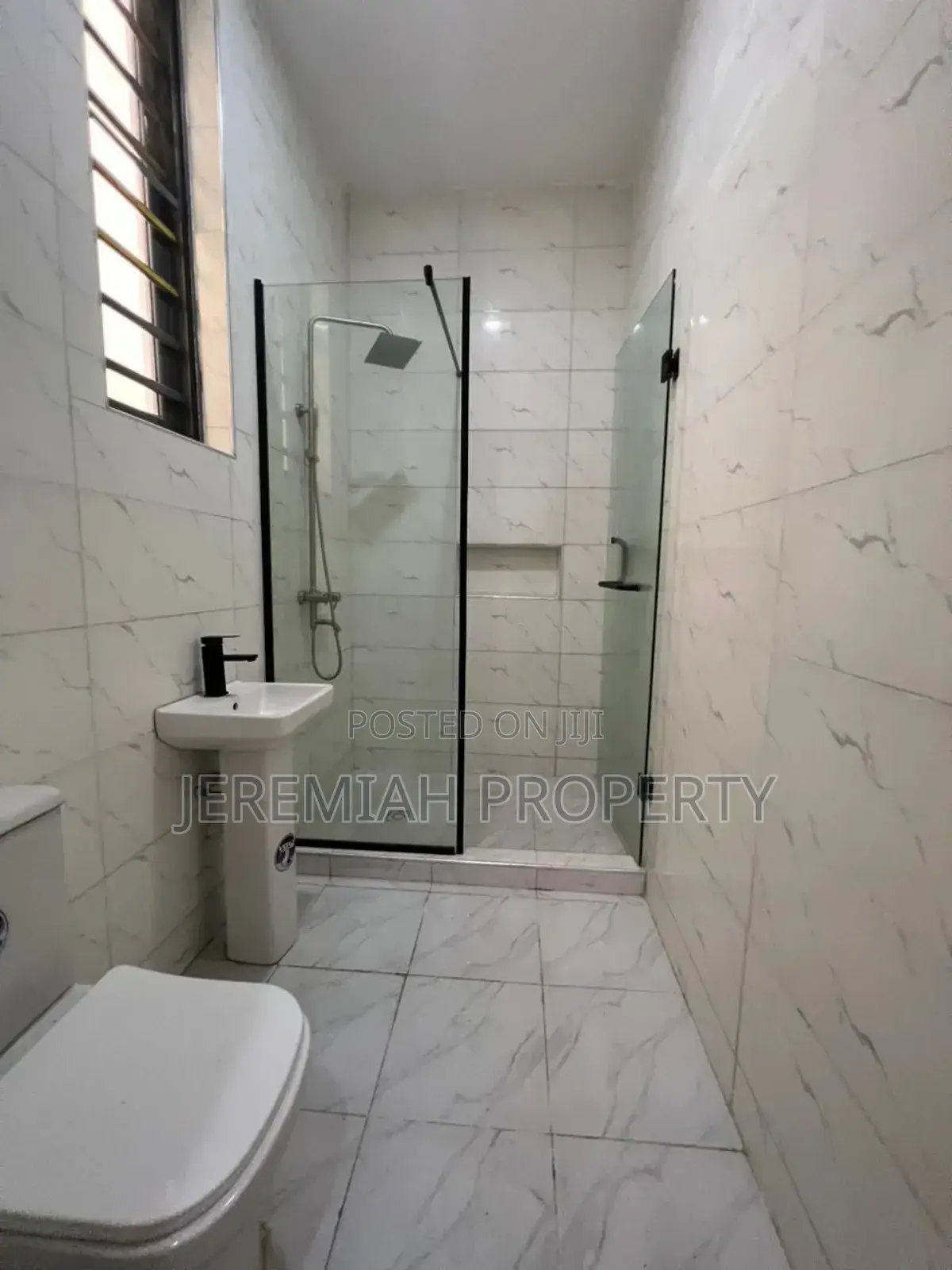 5bdrm Duplex in Chevron Estate Lekki for sale in Chevron