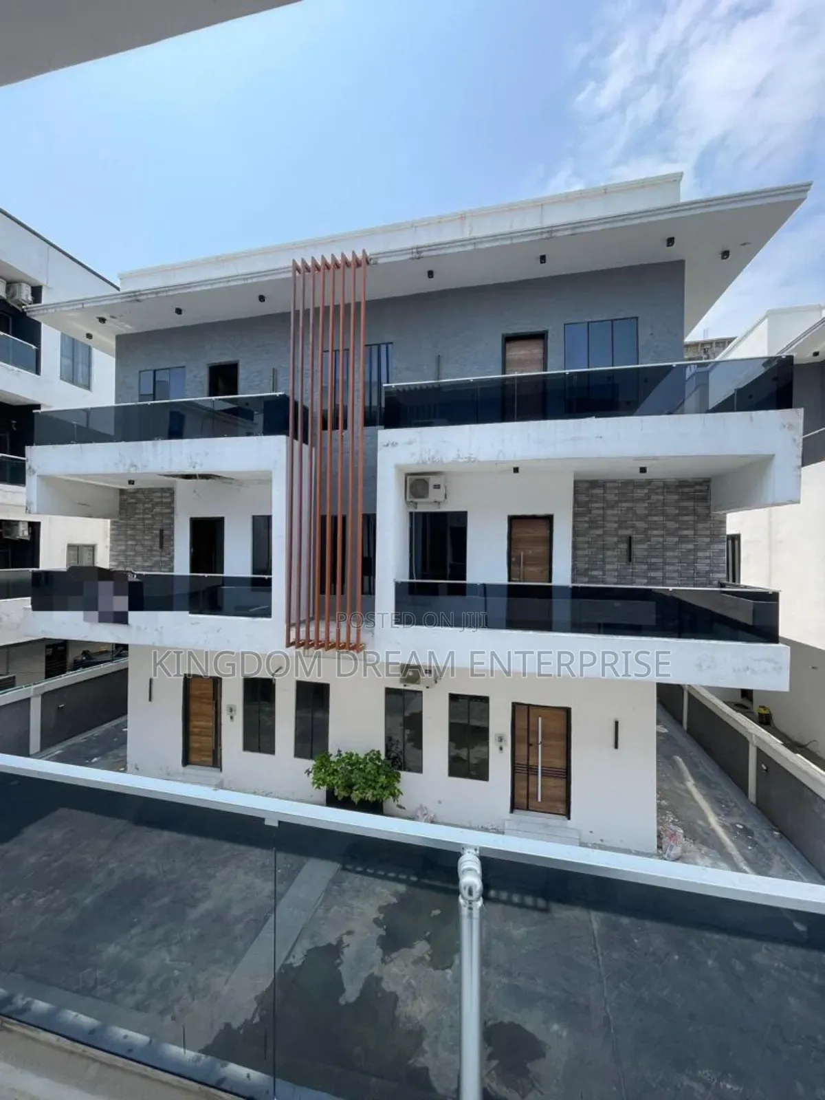 4bdrm Duplex in Ikate for sale in Ikate