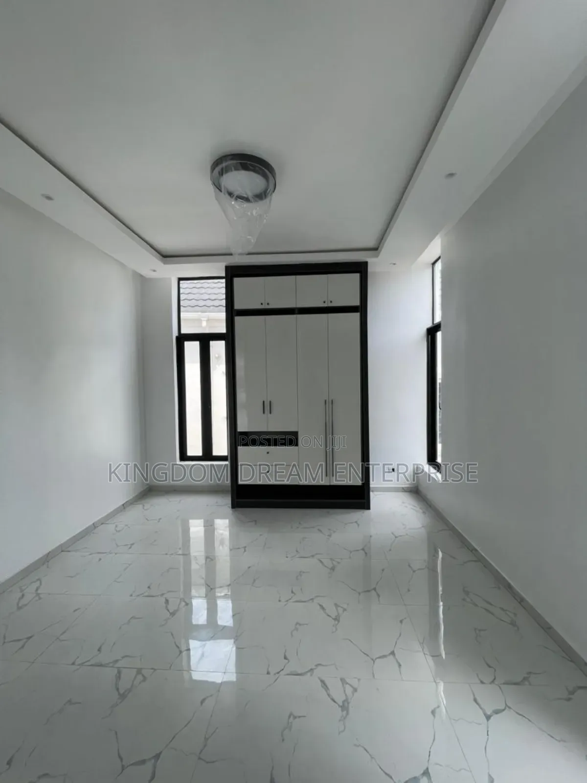 5bdrm House in Lekki County Ikota for sale in Ikota