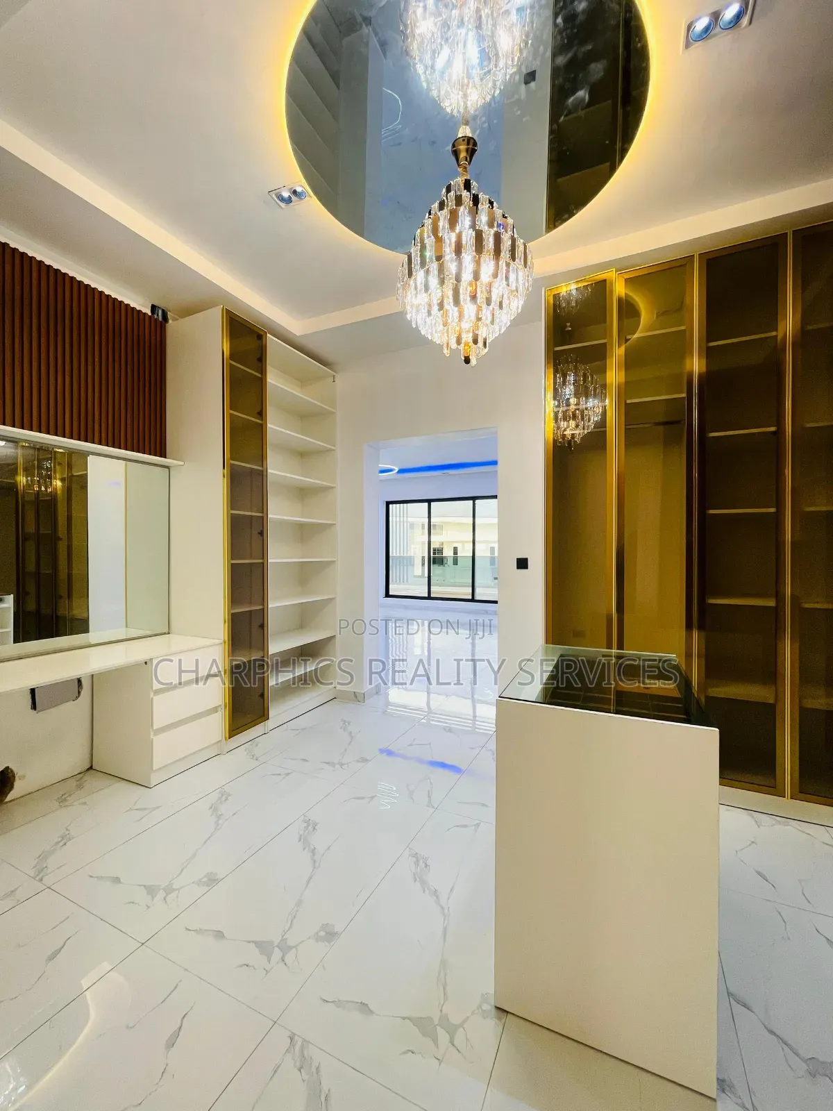 6bdrm Duplex in Osapa london for sale in Osapa london