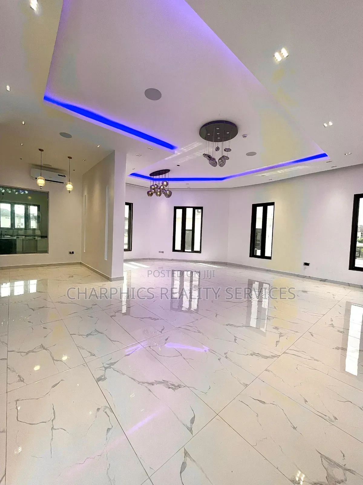 6bdrm Duplex in Osapa london for sale in Osapa london