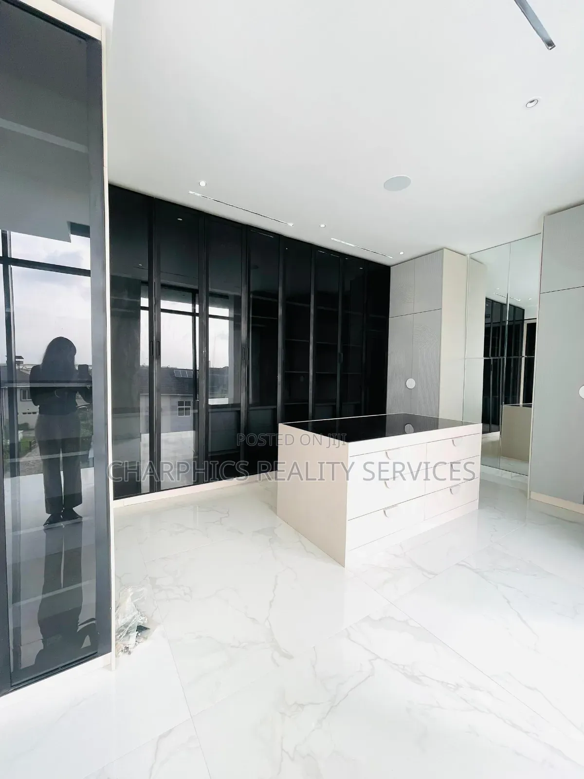 5bdrm Duplex in Osapa london for sale in Osapa london