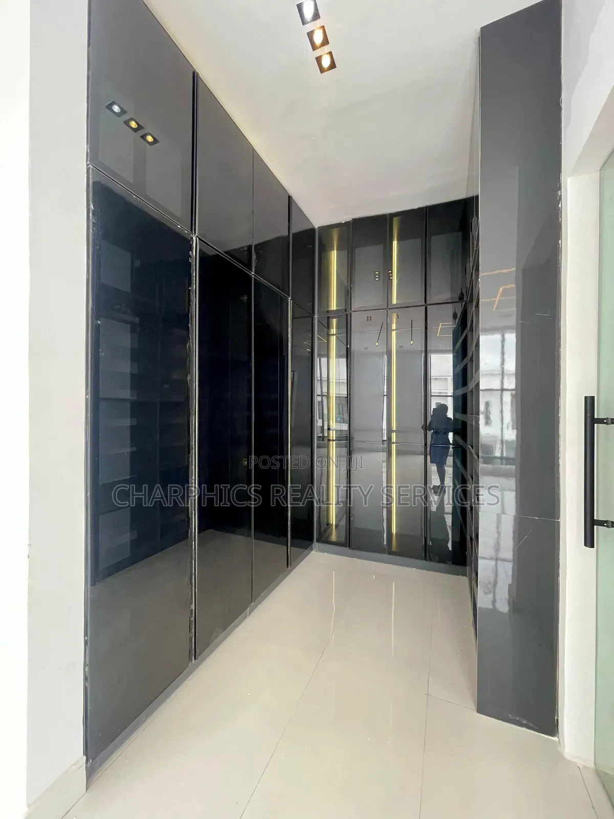 5bdrm Duplex in Ajah for sale in Ajah