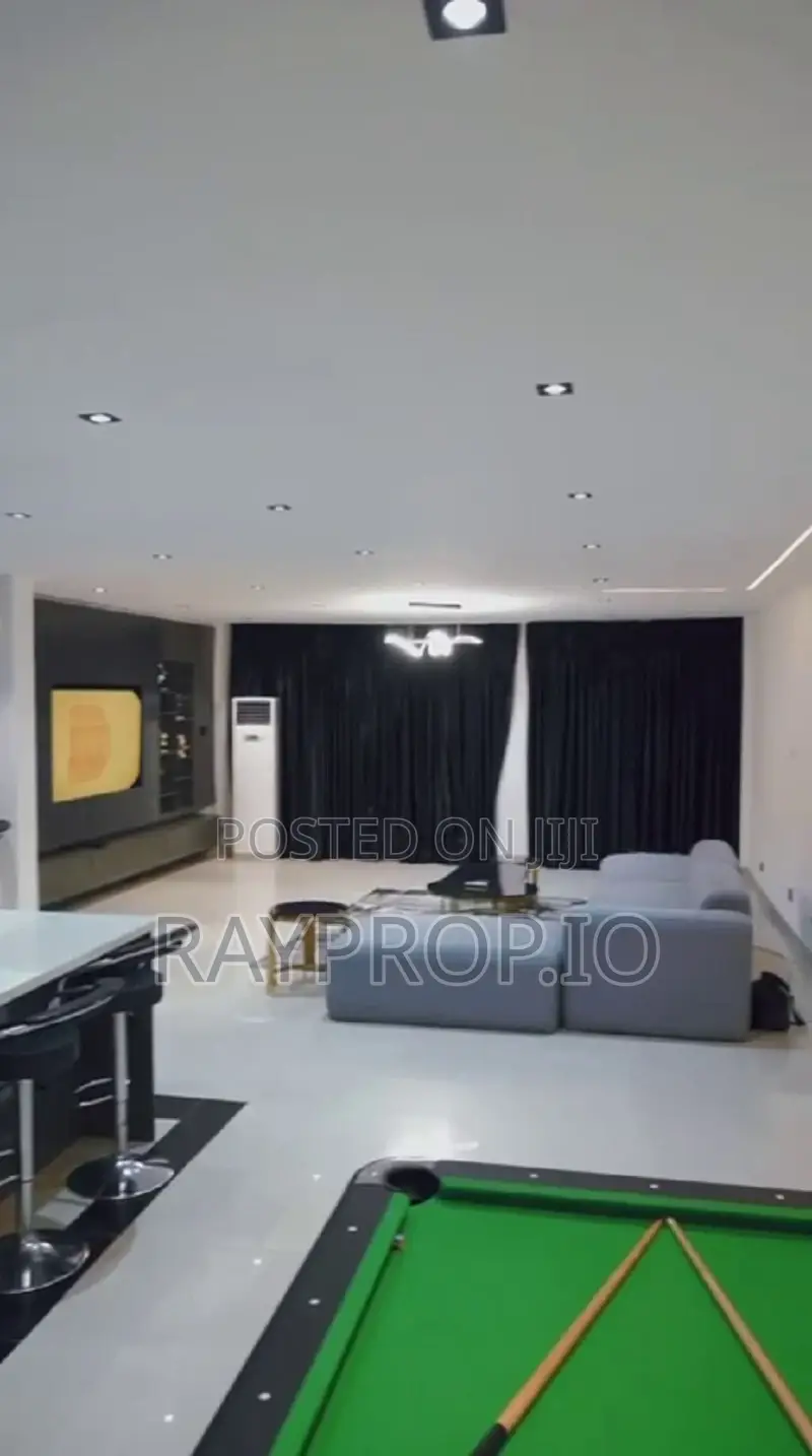 123528bd - Lovely 3 Bedroom Shprtlet in Lekki Phase 1 in Lekki Phase 1