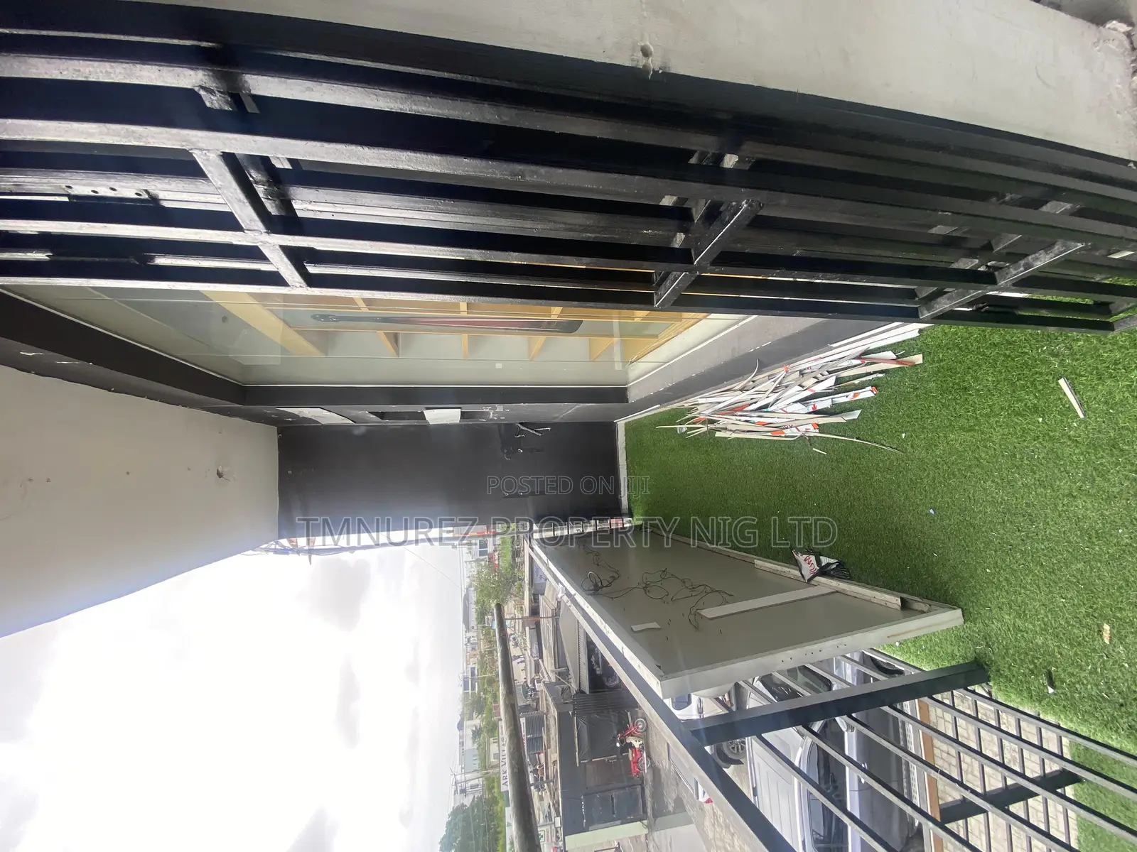 Shop for Rent Facing Road (Showroom) in Lekki