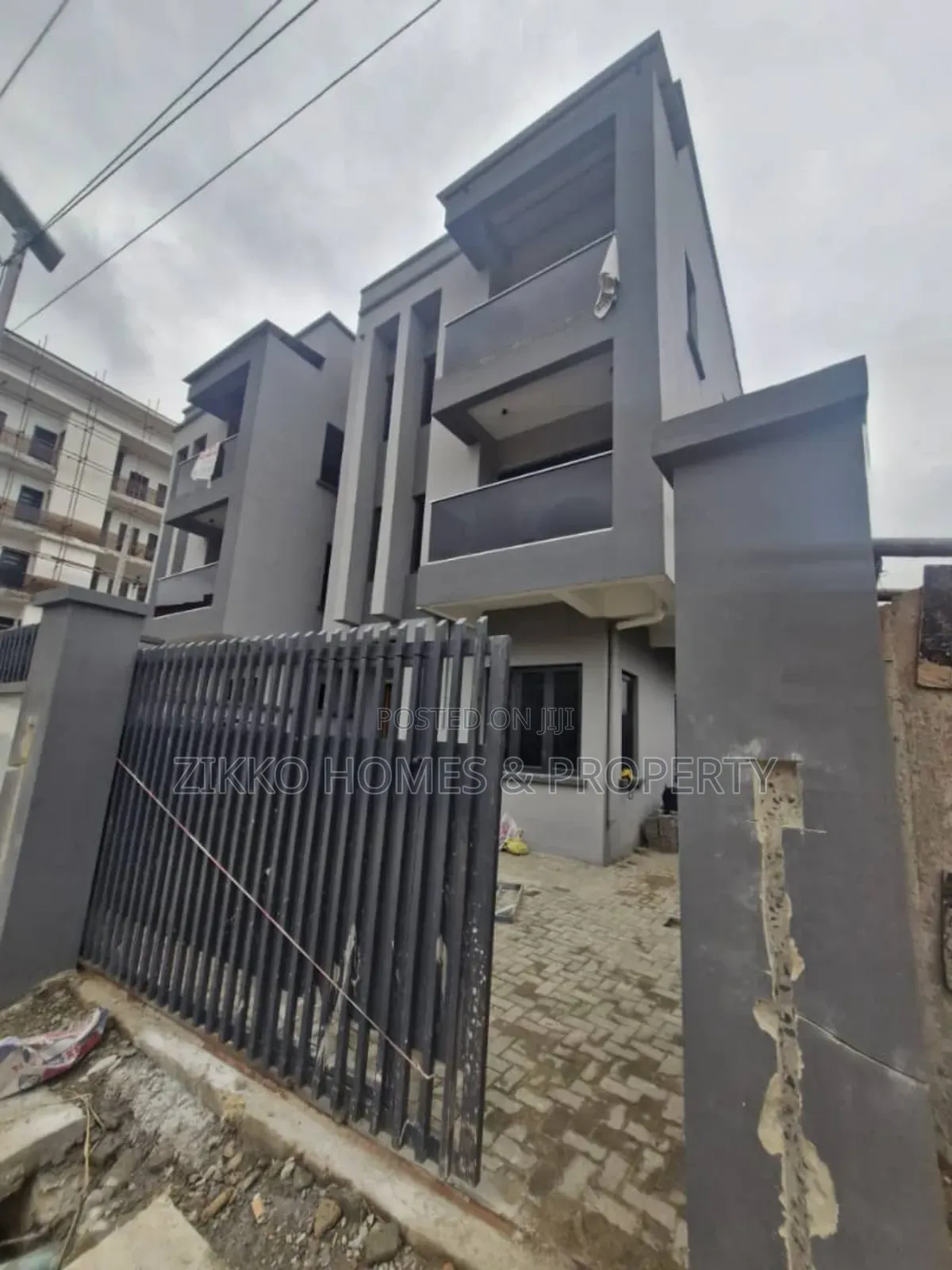 4bdrm Duplex in Lekki for sale in Lekki