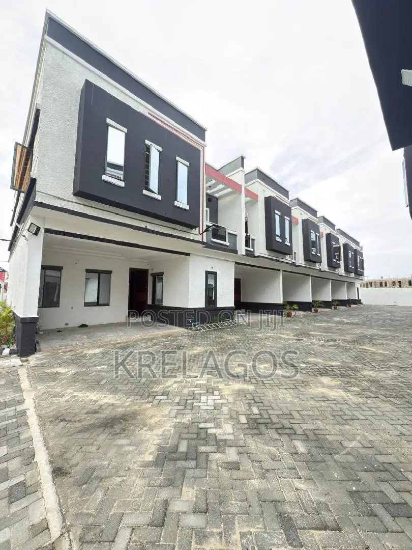 4bdrm Duplex in Chevron for sale in Chevron