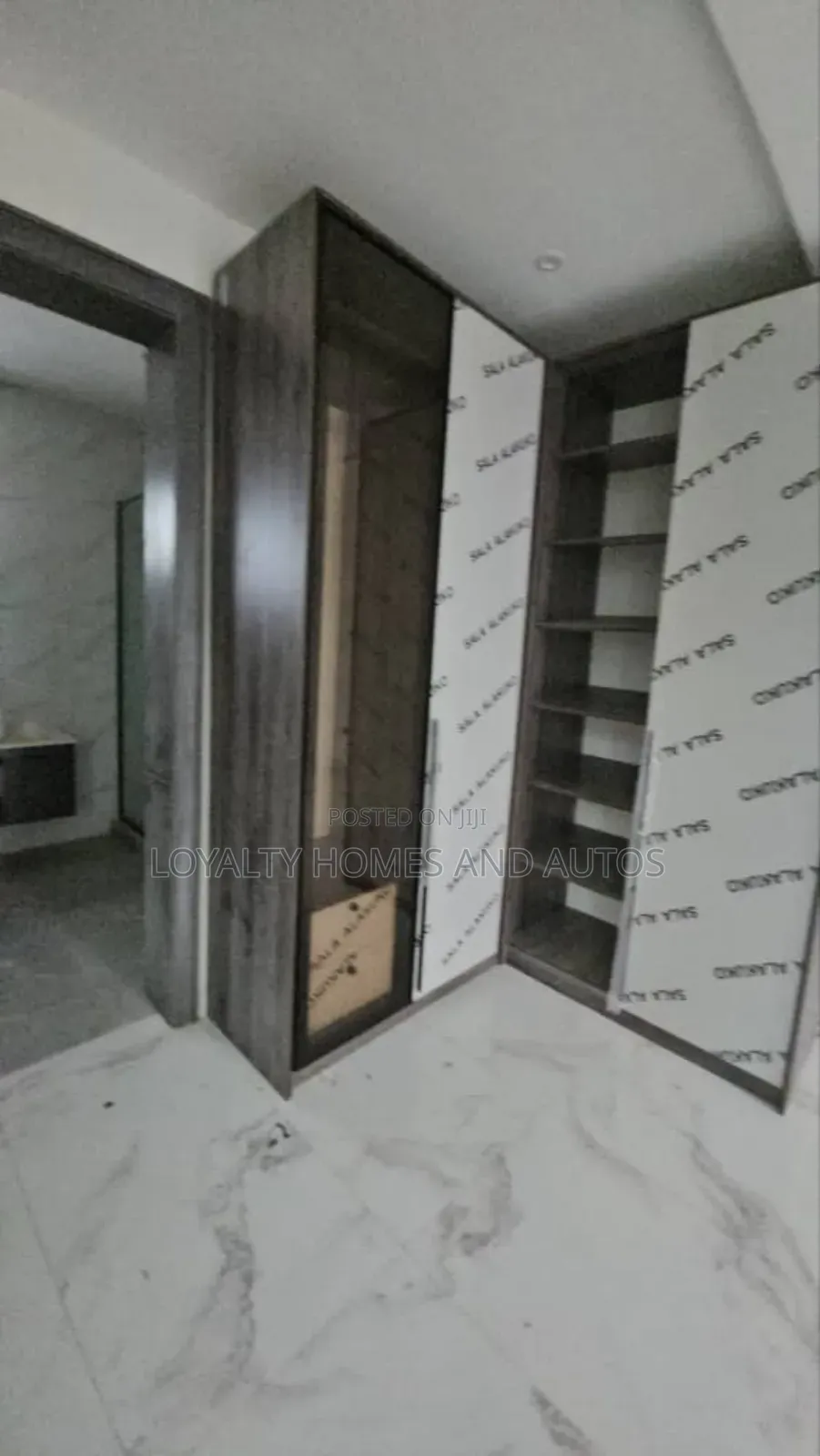 1bdrm Block of Flats in Ikeja Lagos, Adeniyi Jones for sale in Adeniyi Jones