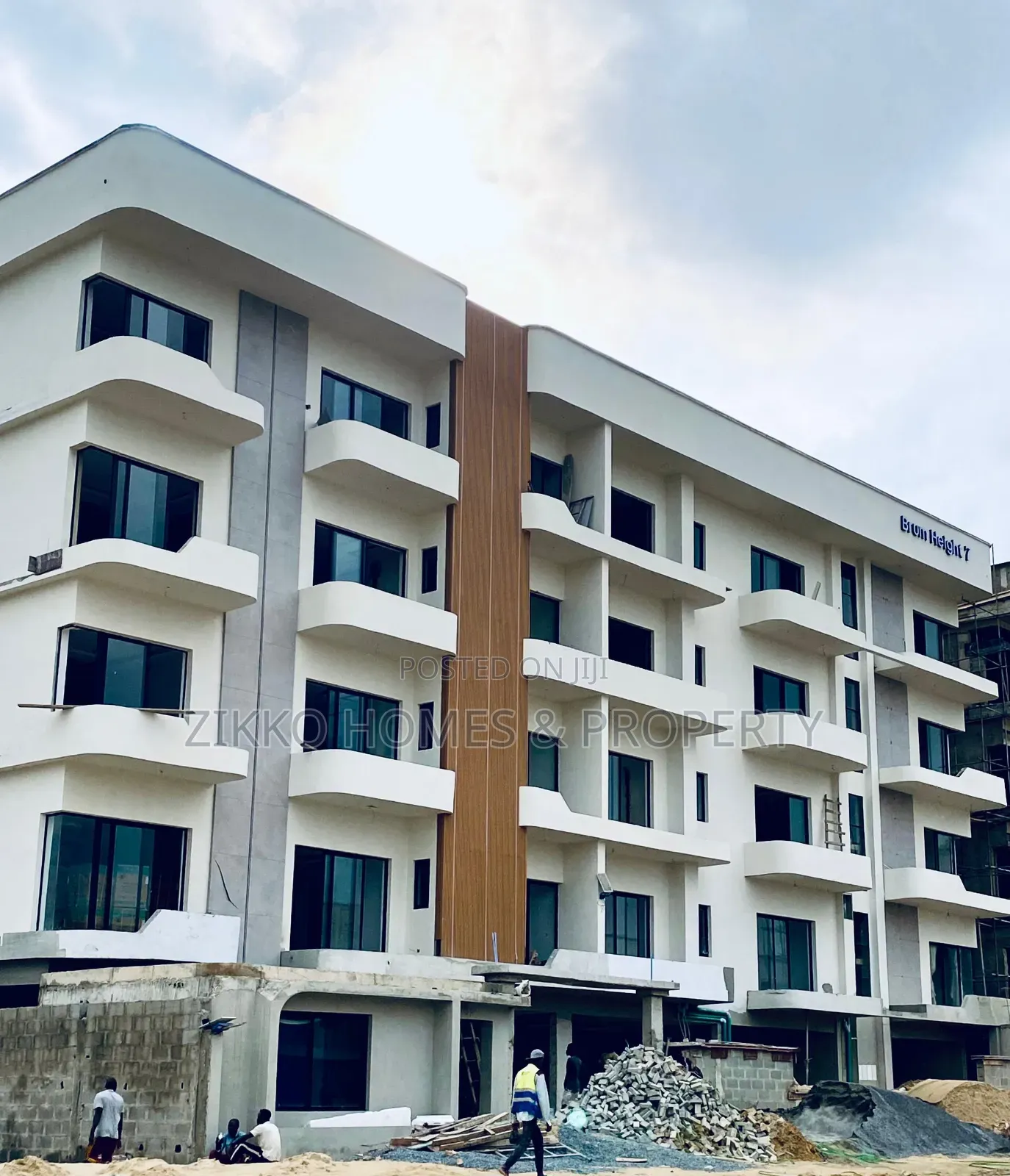 2bdrm Apartment in Off Freedom Way, Lekki for sale in Lekki