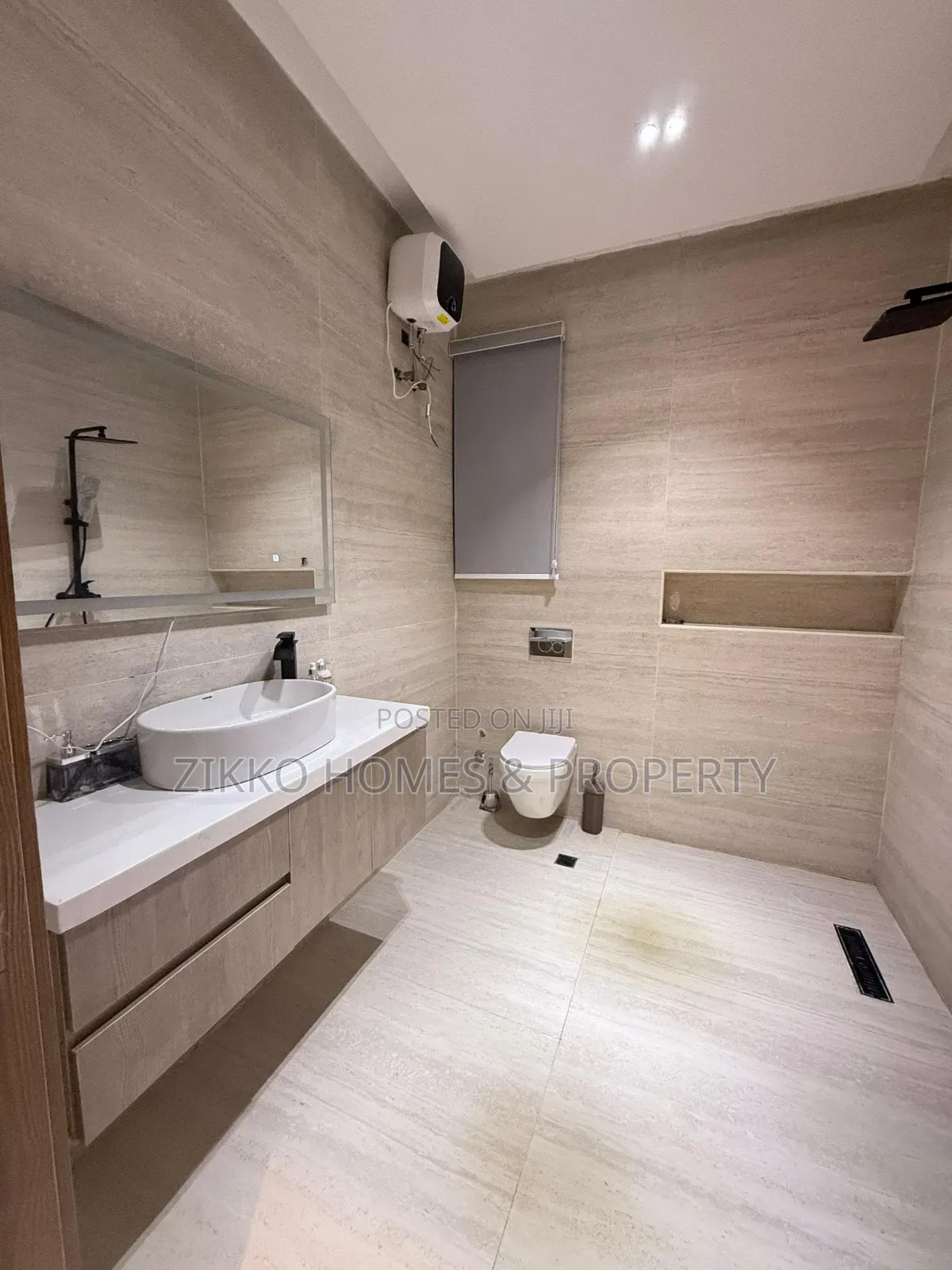 2bdrm Apartment in Off Freedom Way, Lekki for sale in Lekki