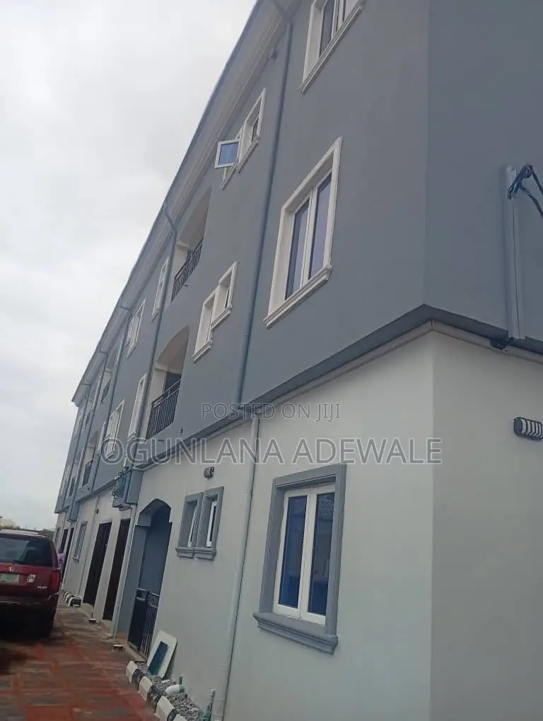 16bdrm Block of Flats in Hearthrow, Satelite Town for sale in Satelite Town