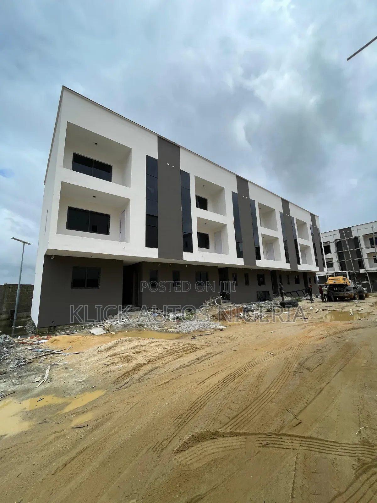 Furnished 3bdrm Duplex in Lekki for sale in Lekki