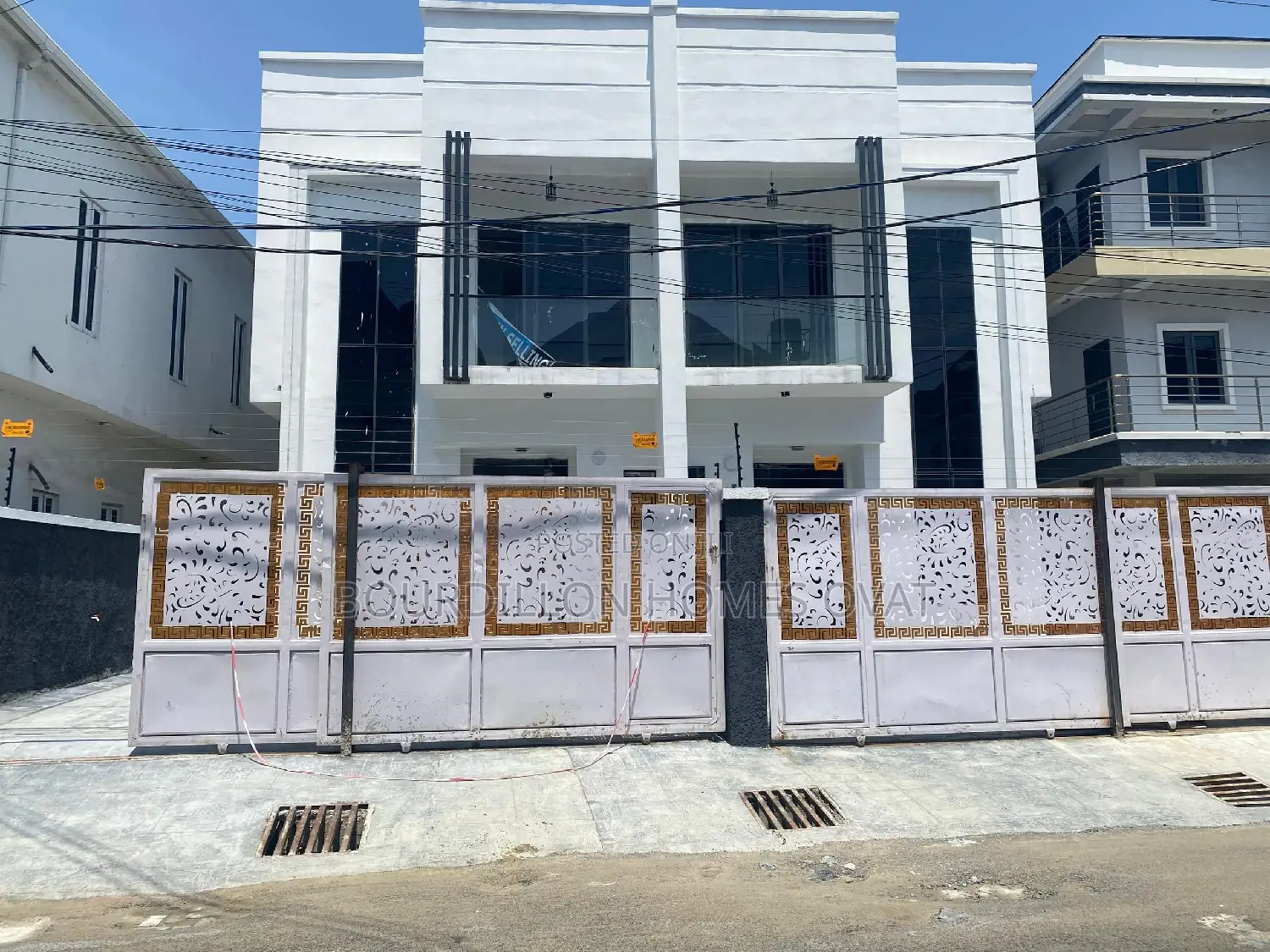 4bdrm Duplex in Ikota Villa Estate, for sale in Ikota