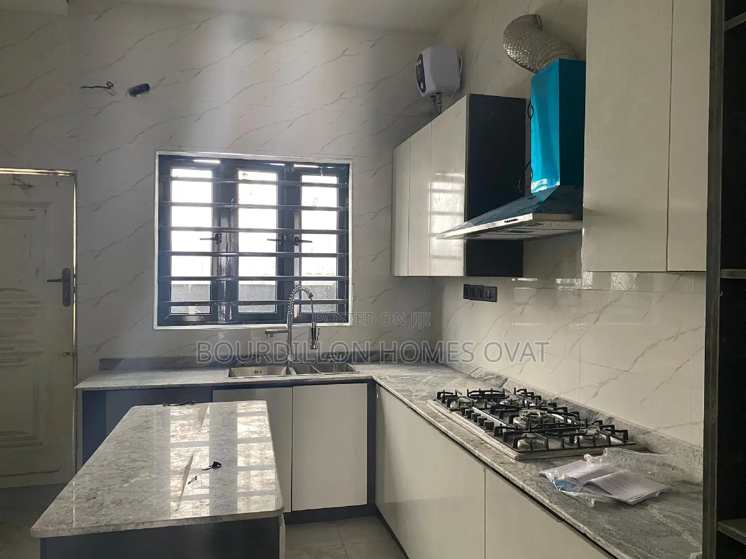 4bdrm Duplex in Ikota Villa Estate, for sale in Ikota