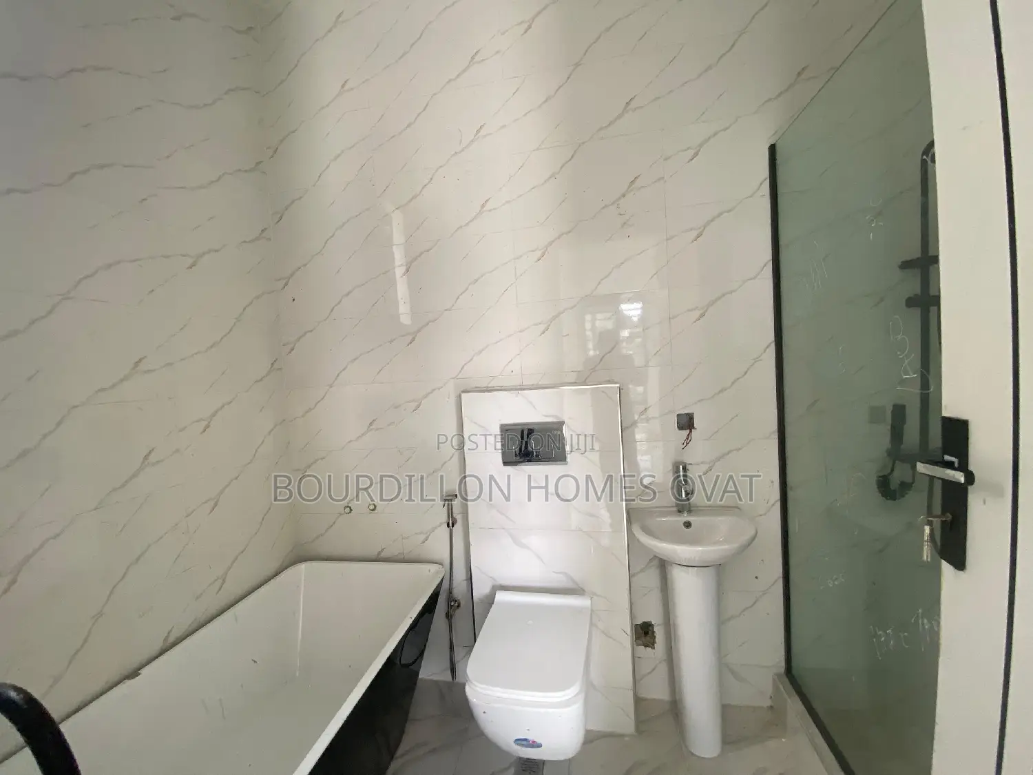 4bdrm Duplex in Ikota Villa Estate, for sale in Ikota