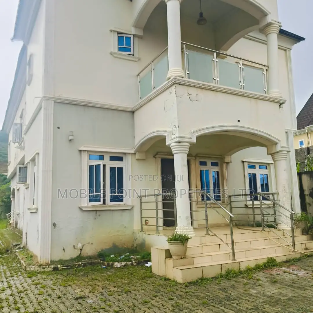 6bdrm Duplex in Apo Resettlement for sale in Apo Resettlement
