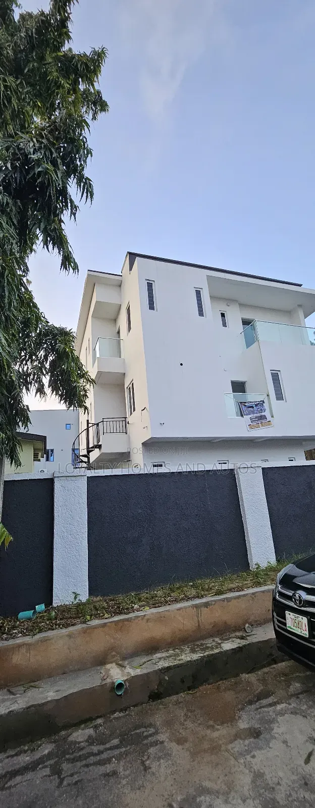 5bdrm Duplex in A Well Secured for sale in Adeniyi Jones