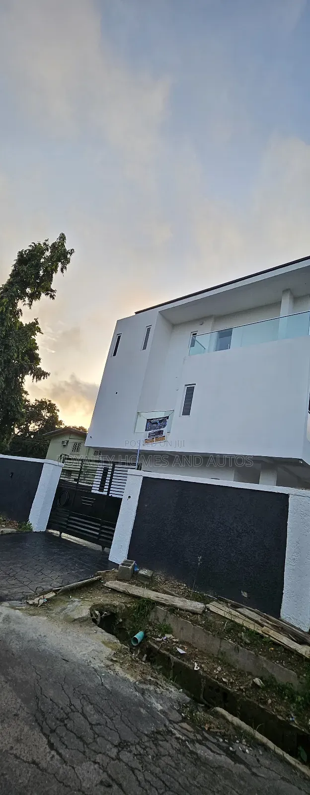 5bdrm Duplex in A Well Secured for sale in Adeniyi Jones