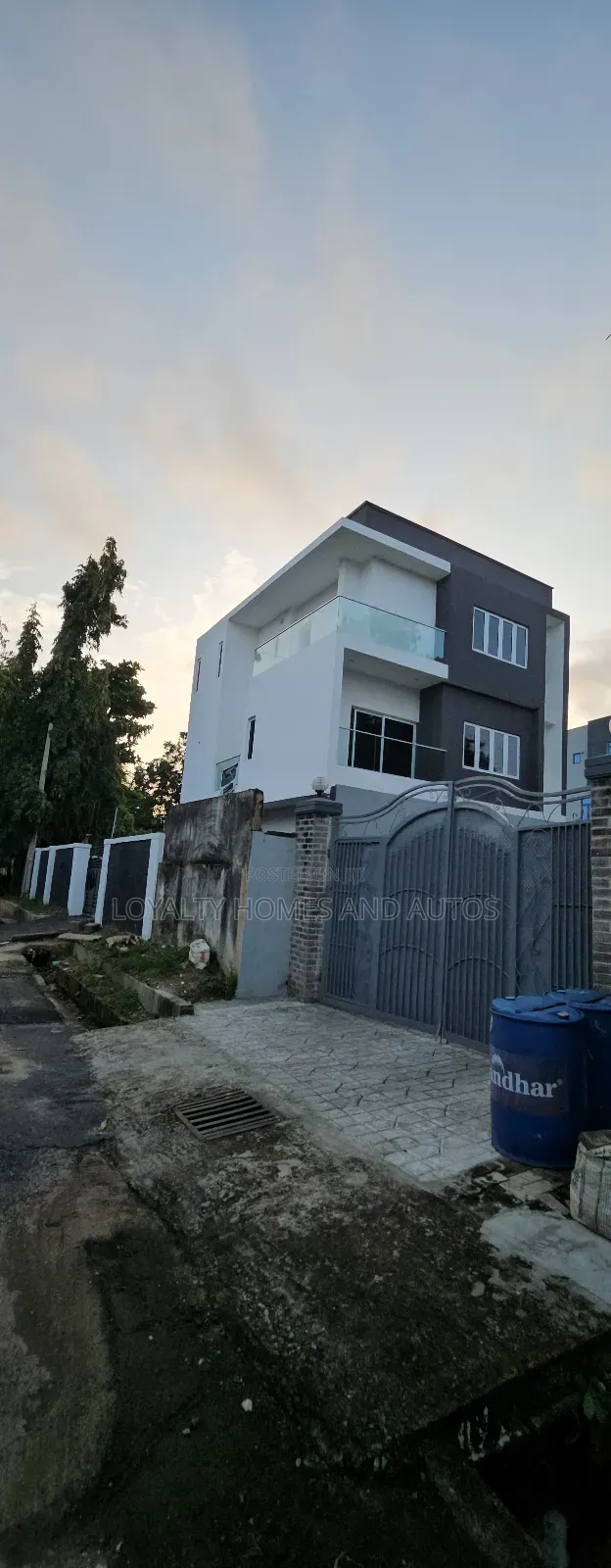 5bdrm Duplex in Adeniyi Jones Ikeja for sale in Adeniyi Jones