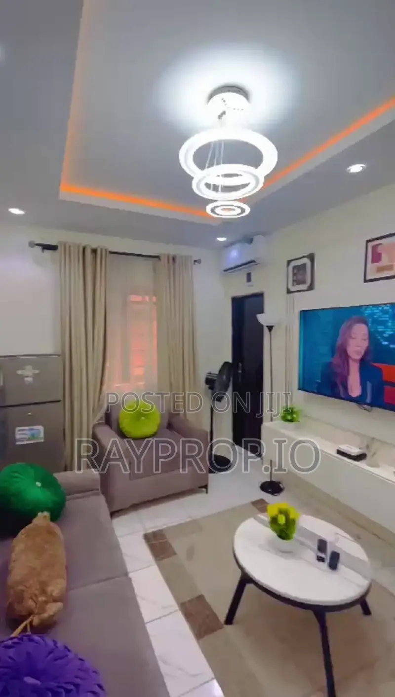 648959hk - 1 Bedroom Shortlet in Yaba in Sabo / Yaba