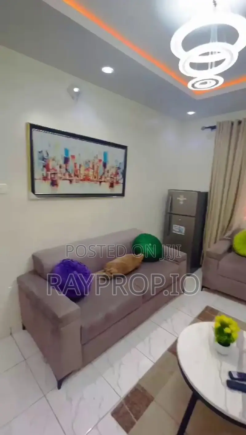 648959hk - 1 Bedroom Shortlet in Yaba in Sabo / Yaba