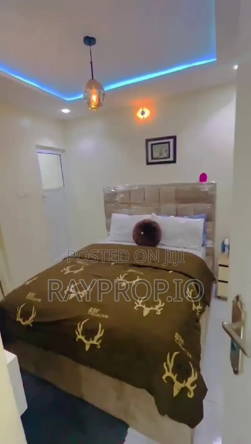 648959hk - 1 Bedroom Shortlet in Yaba in Sabo / Yaba
