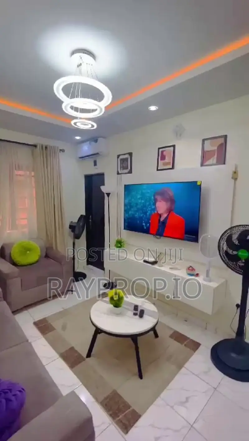 648959hk - 1 Bedroom Shortlet in Yaba in Sabo / Yaba