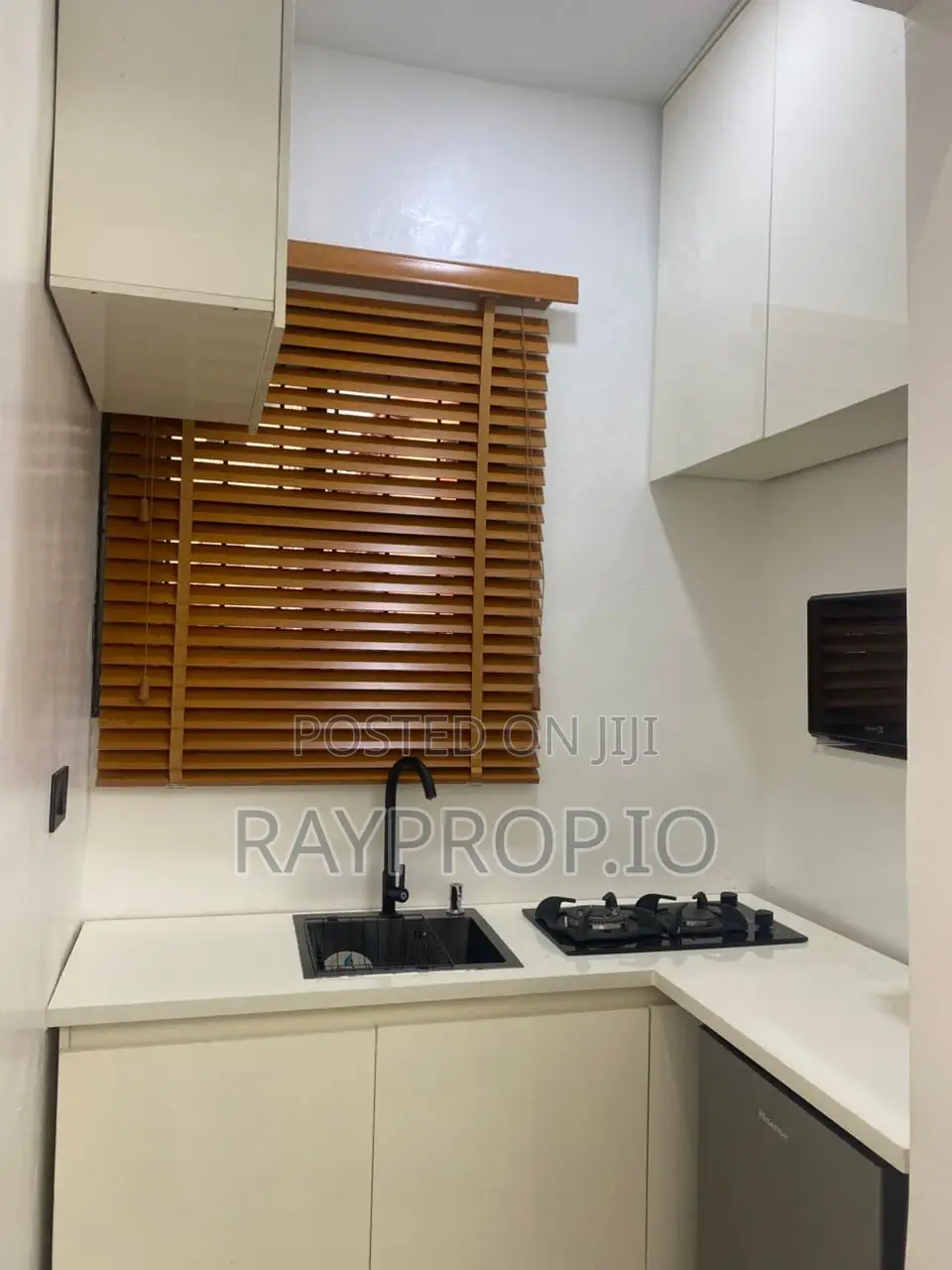 561110pl - Studio Shortlet in Yaba in Sabo / Yaba