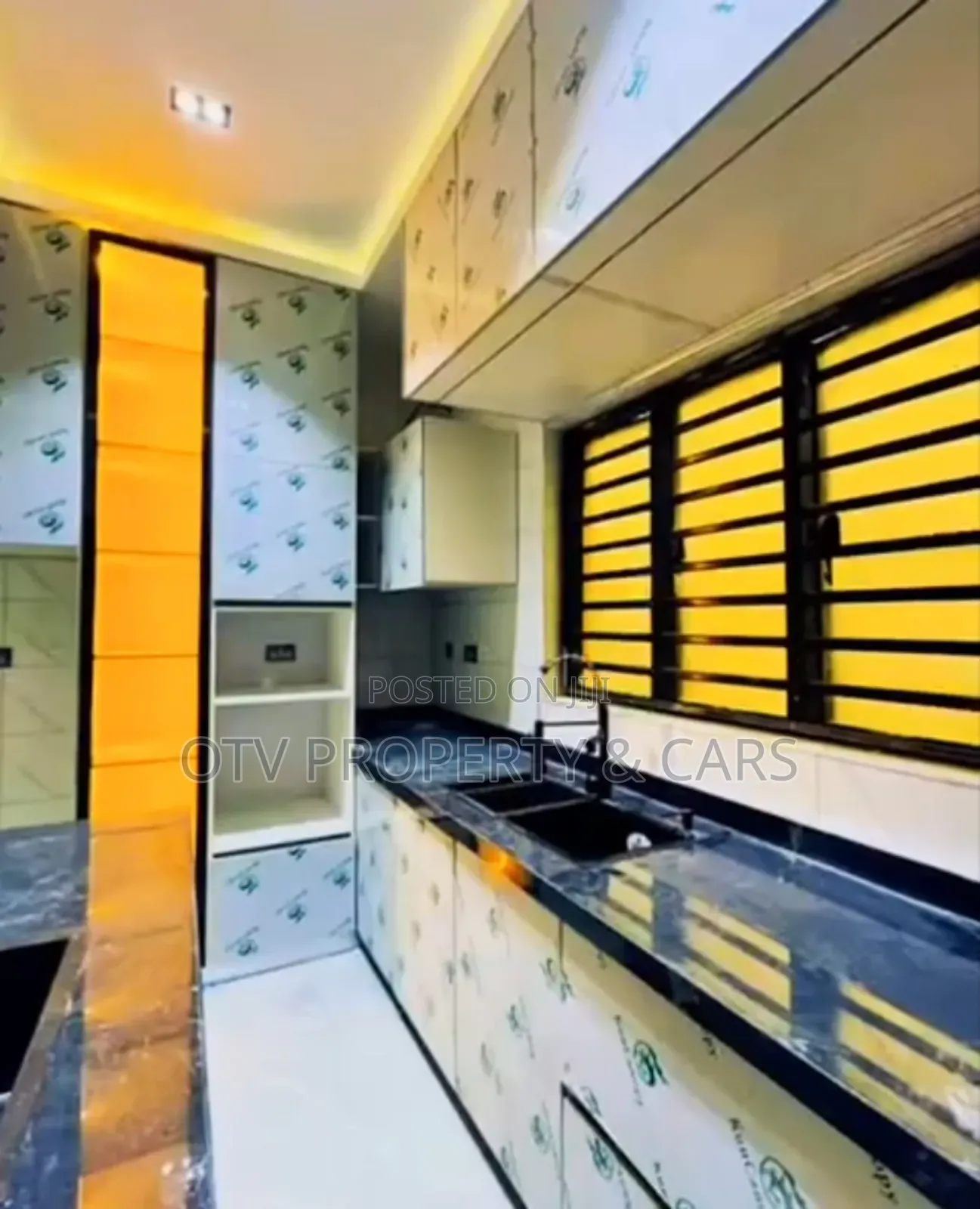 Furnished 4bdrm Duplex in Akobo for sale in Akobo