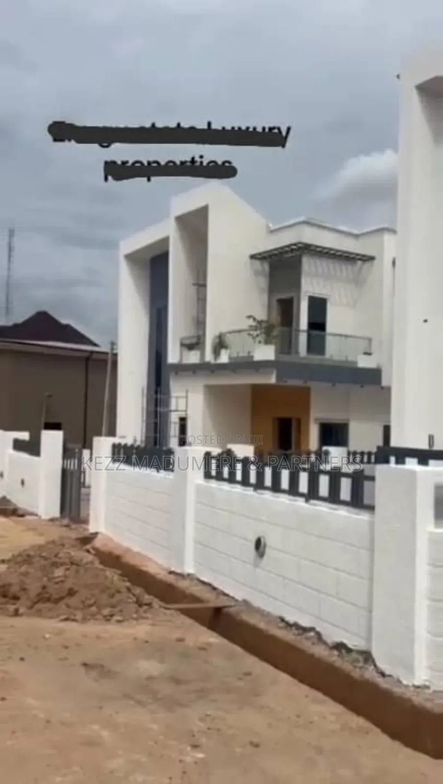 5bdrm Duplex in Independence Layout for sale in Enugu
