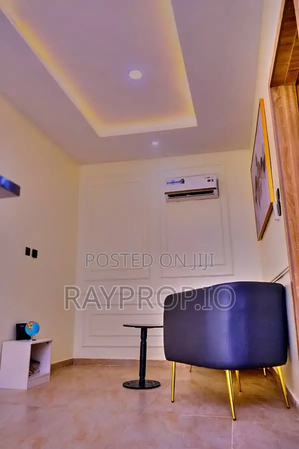 722465mw - 3 Bedroom Shortlet in Ajah in VGC / Ajah