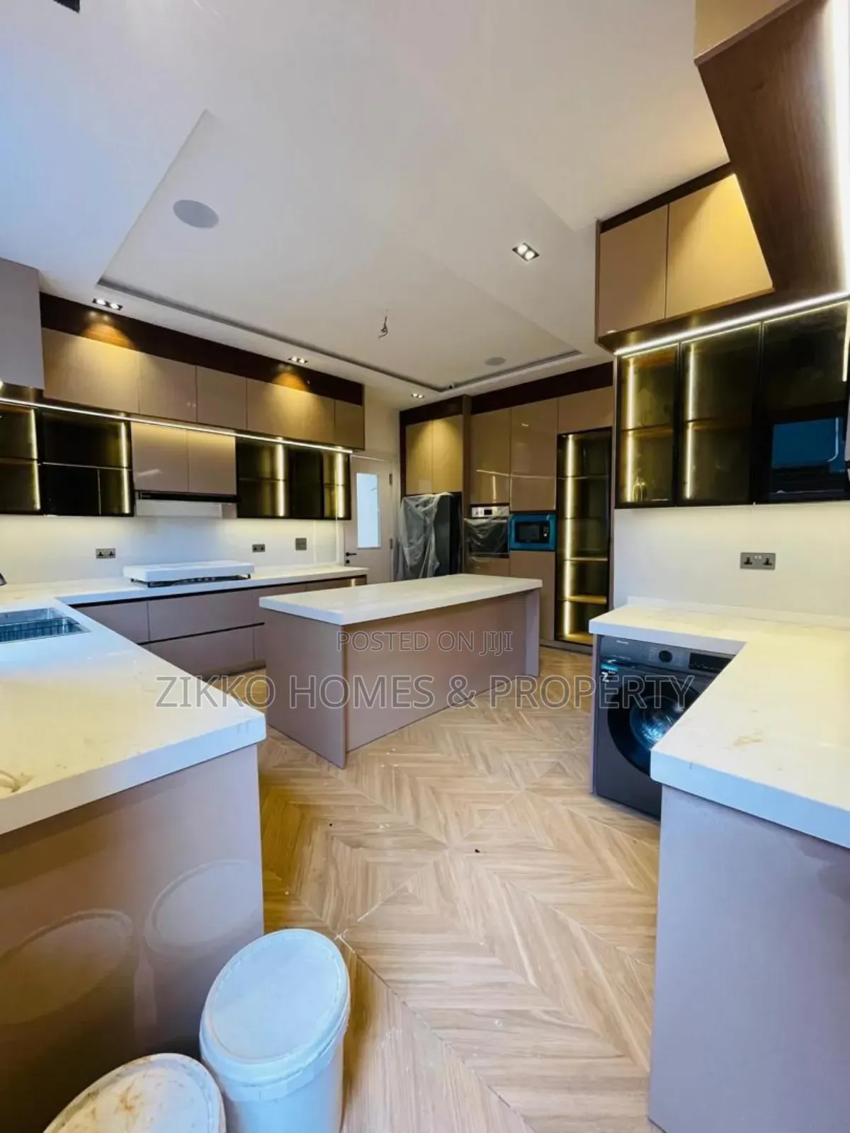 5bdrm Duplex in Lekki for sale in Lekki