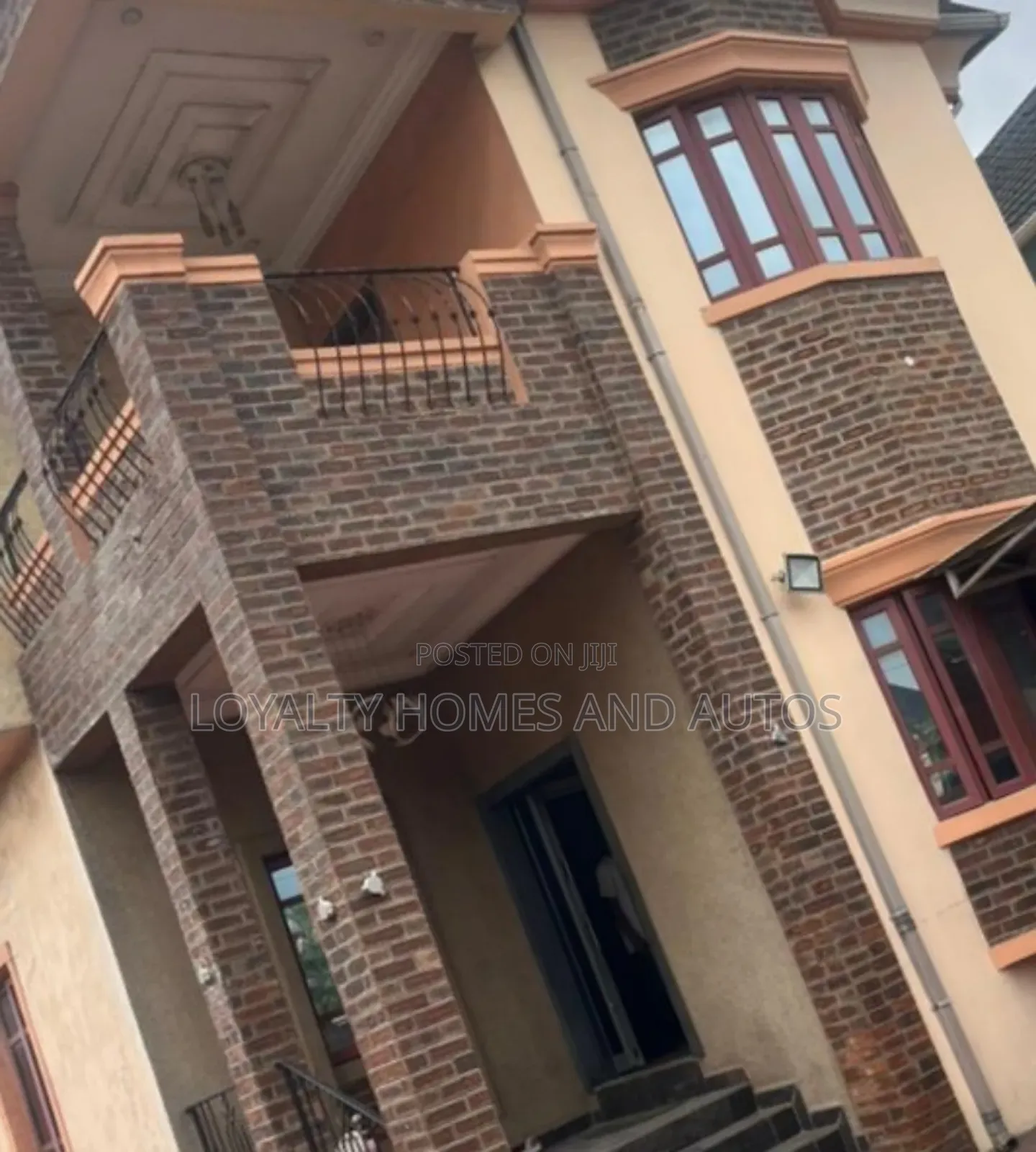 Furnished 5bdrm Duplex in GRA Phase 2 Shangisha for sale in GRA Phase 2 Shangisha