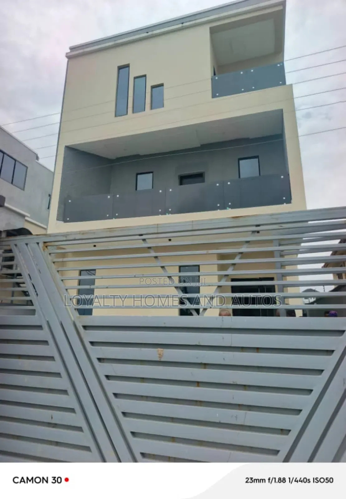 Furnished 5bdrm Duplex in GRA Phase 2 Shangisha for sale in GRA Phase 2 Shangisha