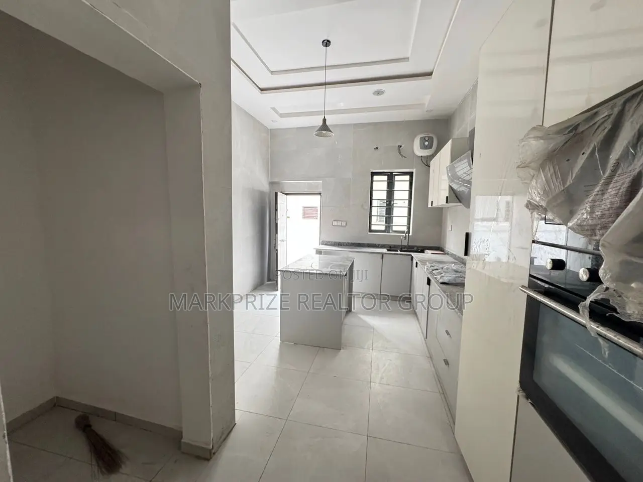 5bdrm Duplex in Chevron Lekki Lagos for sale in Chevron