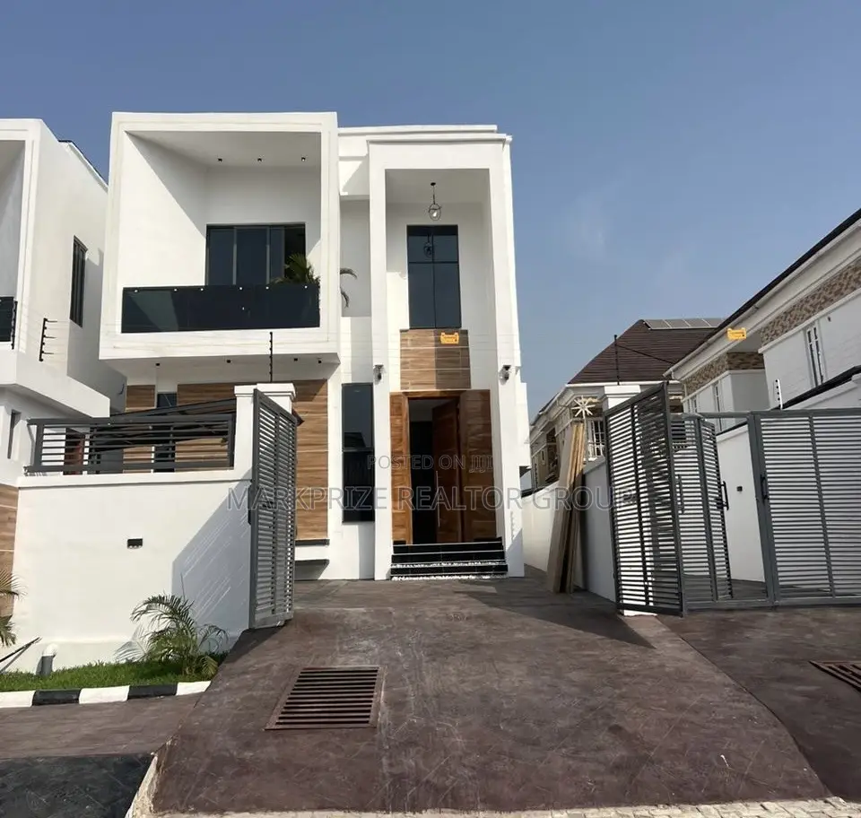 5bdrm Duplex in Chevron Lekki Lagos for sale in Chevron