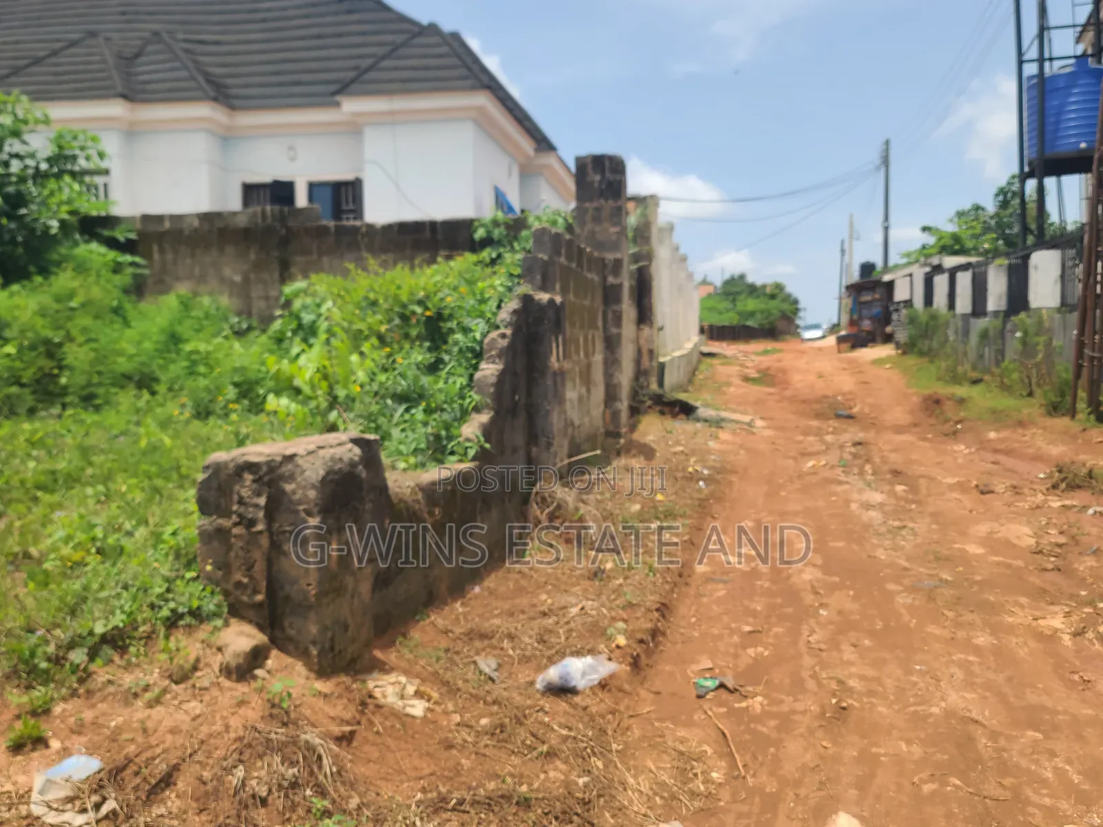 For Sale:Swt 100x100ft With Structure at Evbodia Airport Road Extension in Benin City
