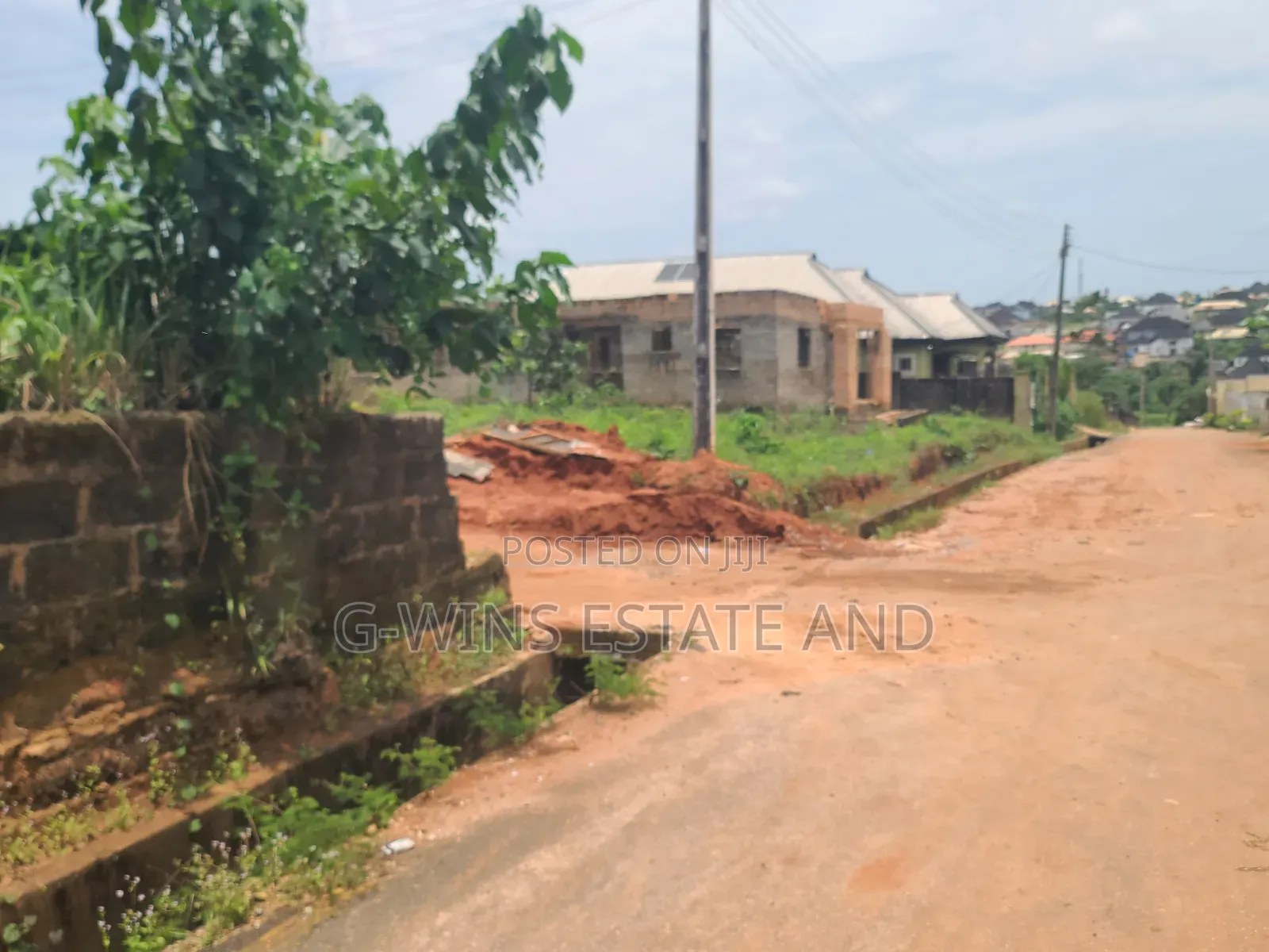 For Sale:Swt 100x100ft With Structure at Evbodia Airport Road Extension in Benin City