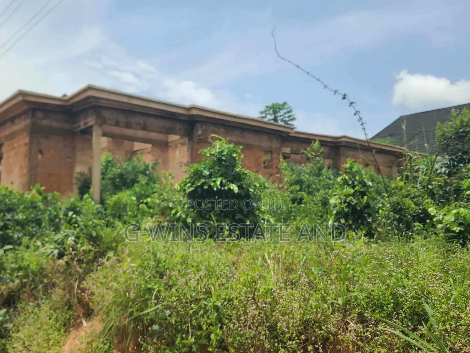 For Sale:Swt 100x100ft With Structure at Evbodia Airport Road Extension in Benin City