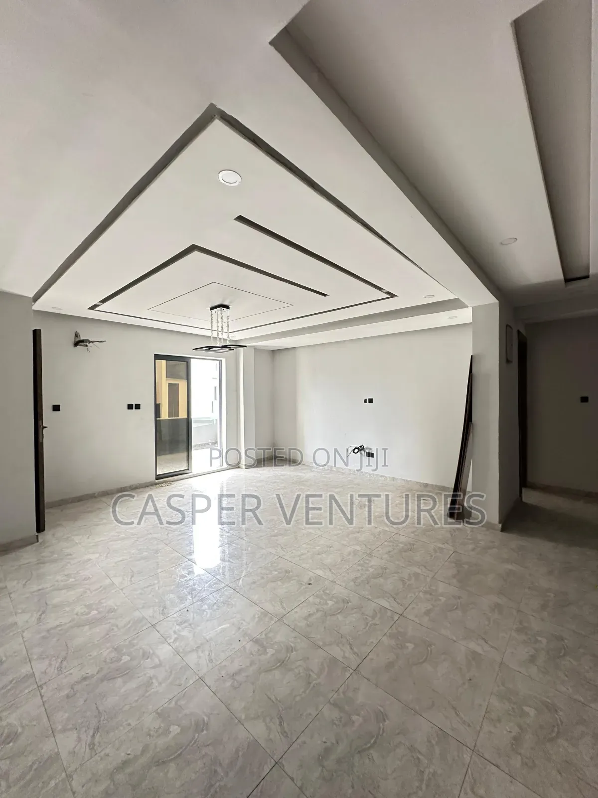 4bdrm Duplex in Laroi, Ikate for sale in Ikate