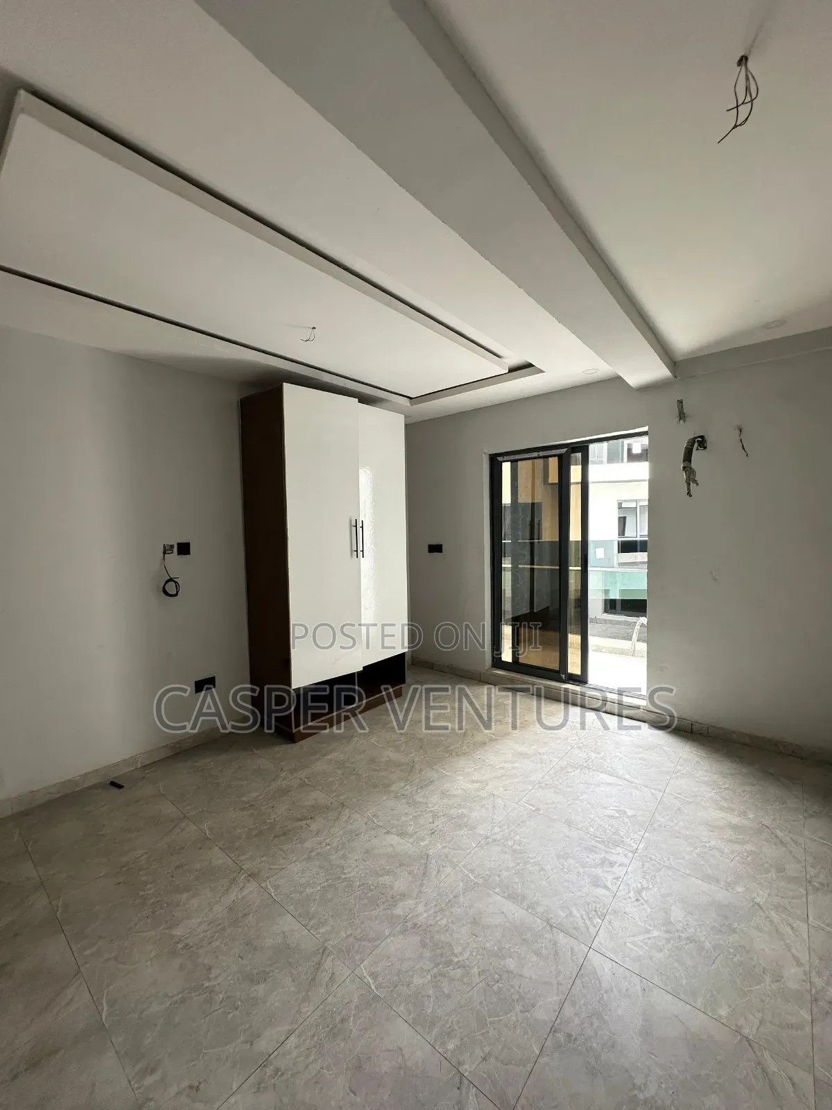 4bdrm Duplex in Laroi, Ikate for sale in Ikate